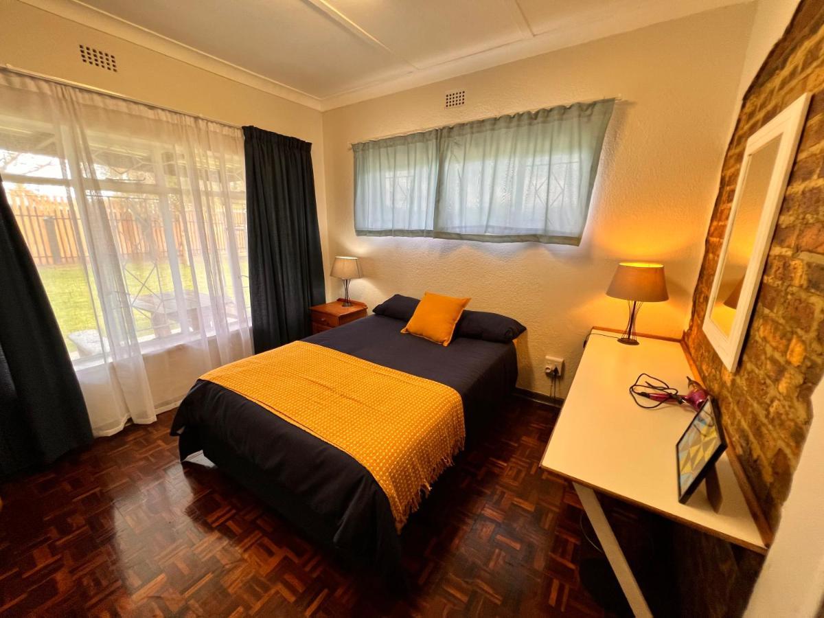 Firefly Budget Friendly Guest House Kempton Park Eksteriør billede
