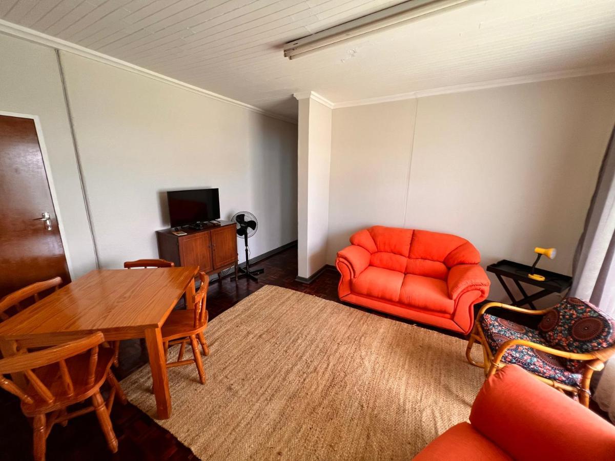 Firefly Budget Friendly Guest House Kempton Park Eksteriør billede
