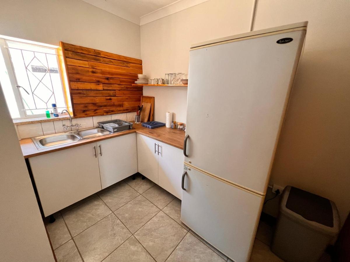 Firefly Budget Friendly Guest House Kempton Park Eksteriør billede